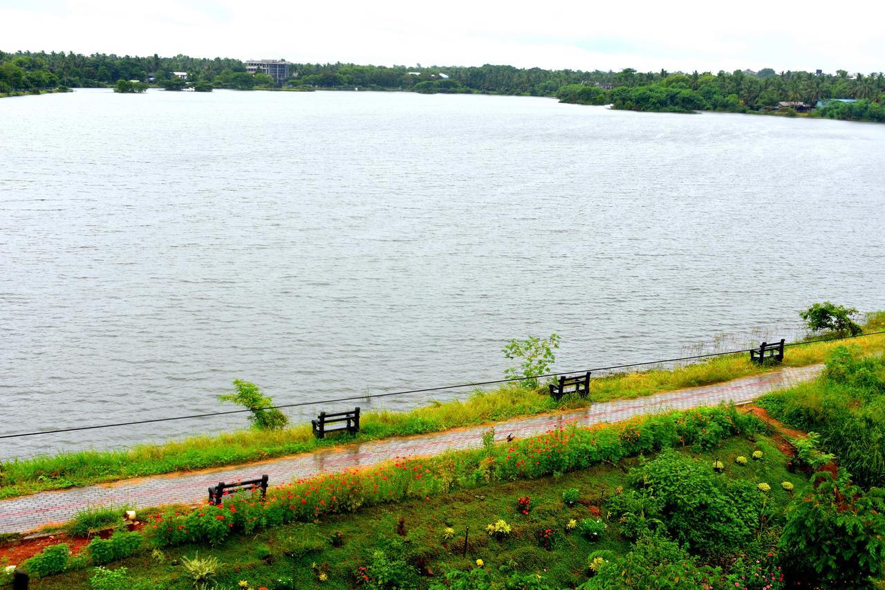 Lake City Resort Anuradhapura Bagian luar foto
