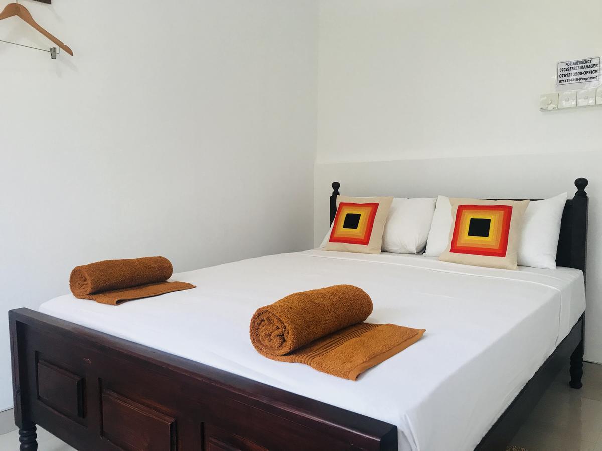 Lake City Resort Anuradhapura Bagian luar foto