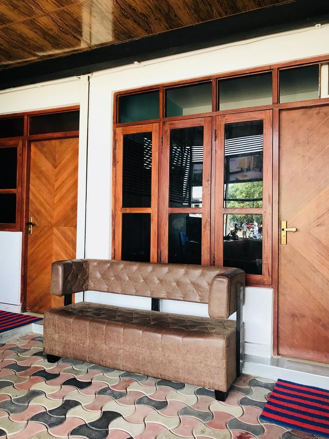 Lake City Resort Anuradhapura Bagian luar foto